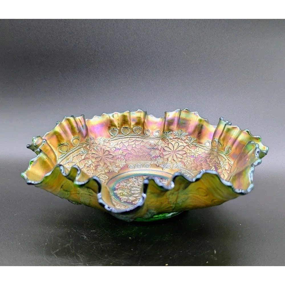 Antique Fenton Leaf Chain Green Carnival Glass Double Crimped Bowl 8.5